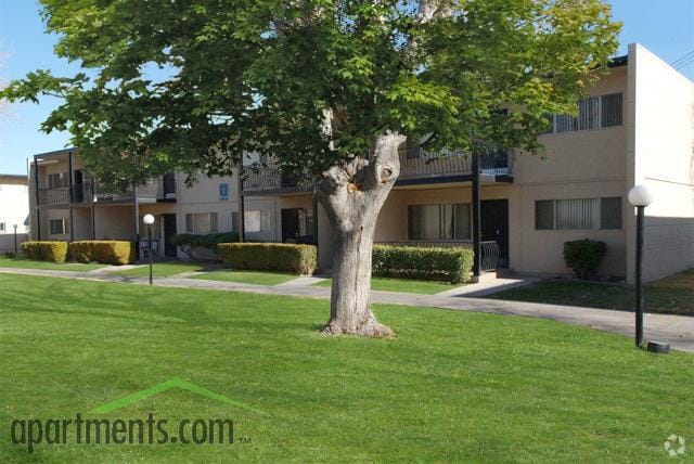 Building - Park Arms Apartments