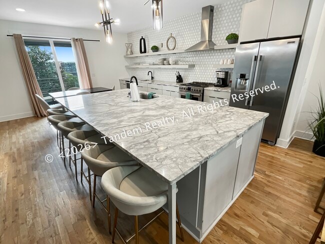 Photo - 2807 Delaware Ave