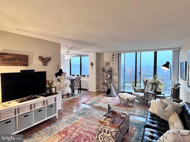 Photo - 600 Roosevelt Blvd Unidad 610