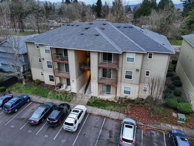 Photo - 537 Catron St S