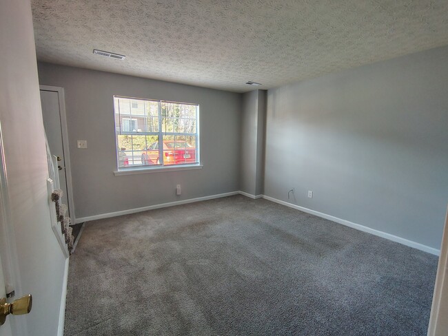 Building Photo - 16 Duiguid Dr