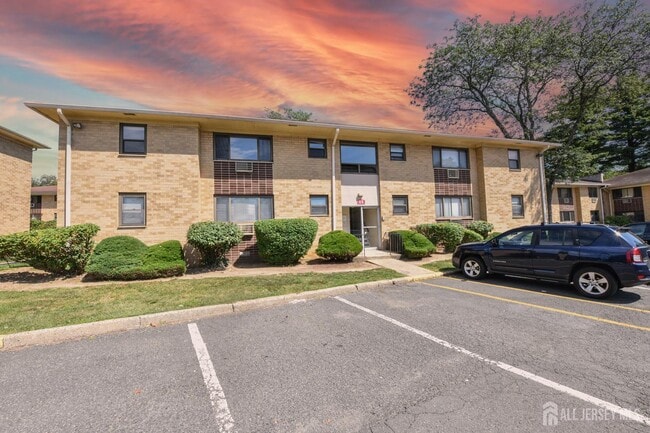 Building Photo - 401 US-22 Unit 11G