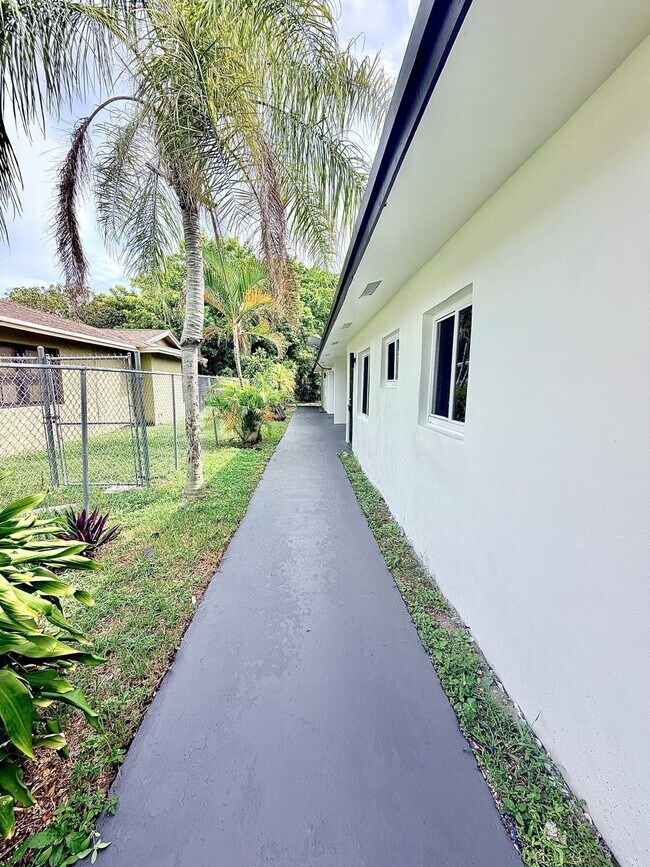 1132 NW 5th Ct