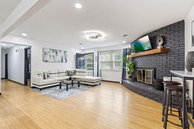 Building Photo - 400 Allensville Rd Rental
