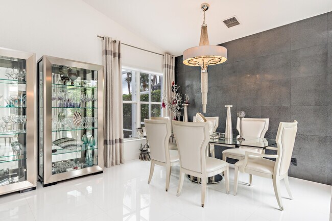 Photo - 8270 Spyglass Dr