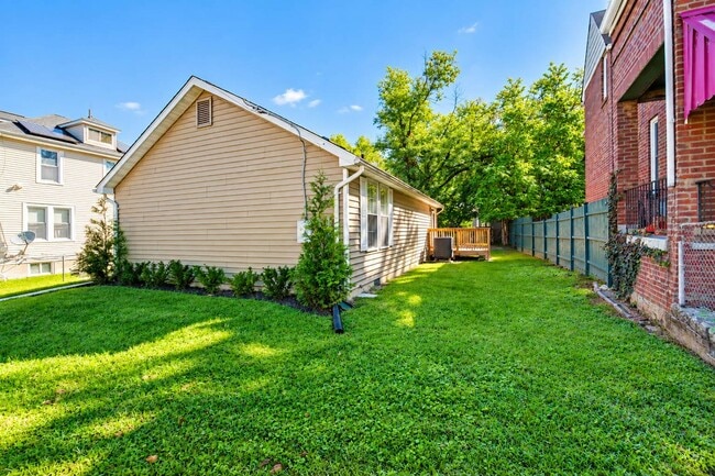 Bright & Comfortable Home in DC