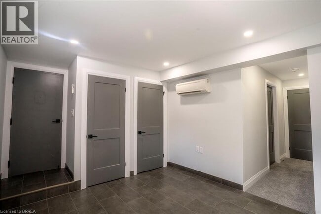 Photo - 130 Elgin St Unit 2