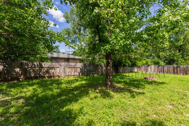 Photo - 2521 N Bleckley