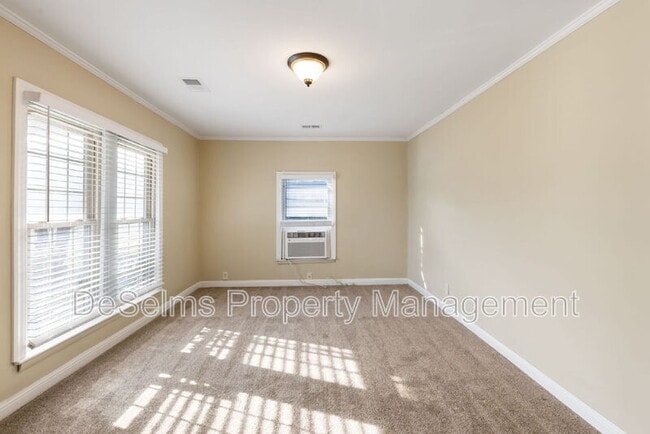 Photo - 922 Wedgewood Ave