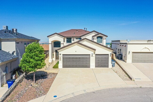 Building Photo - Beautiful Westside home FURNISHED with 4 bed-3 baths plus an office with beautiful backyard with ...