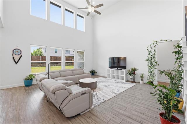 Photo - 3305 Morris Ln