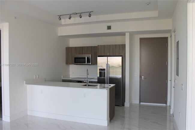 Photo - 201 SW 17th Rd Unidad 802