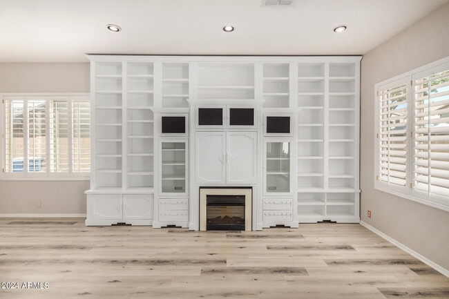 Photo - 362 N Ashley Dr