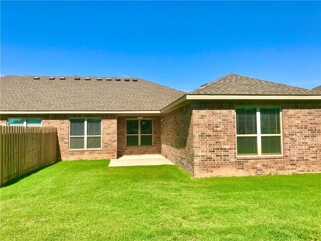 Photo - 202 Alder St