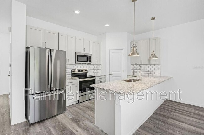 Photo - 2122 Armour Rd