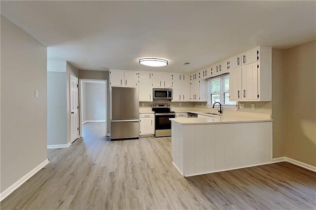 Photo - 1100 Lake Dr