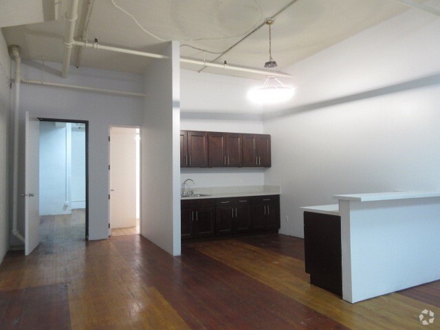 Building Photo - 621 S Broadway Unit 3 Rental