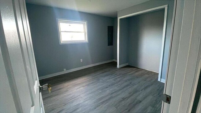 Photo - 1107 N State St