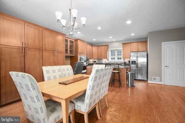 Building Photo - 568 Marina Landing Ln