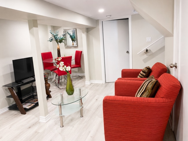 Photo - 25 Barnesdale Av S
