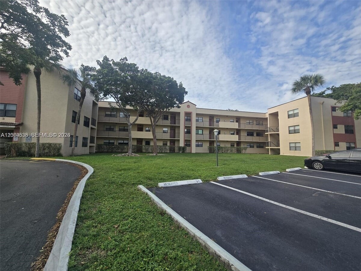 Photo - 3470 Foxcroft Rd Unidad 307