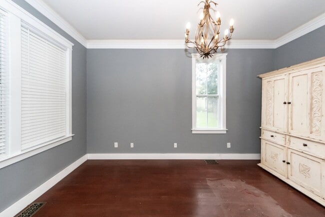 Photo - 115 Blackwater Dr