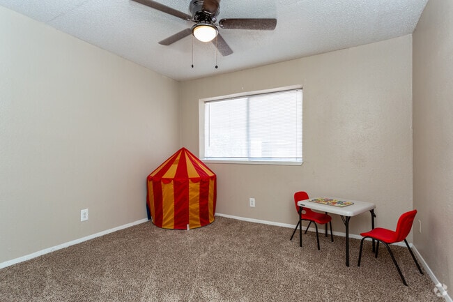 2BR,1.5BA-991SF