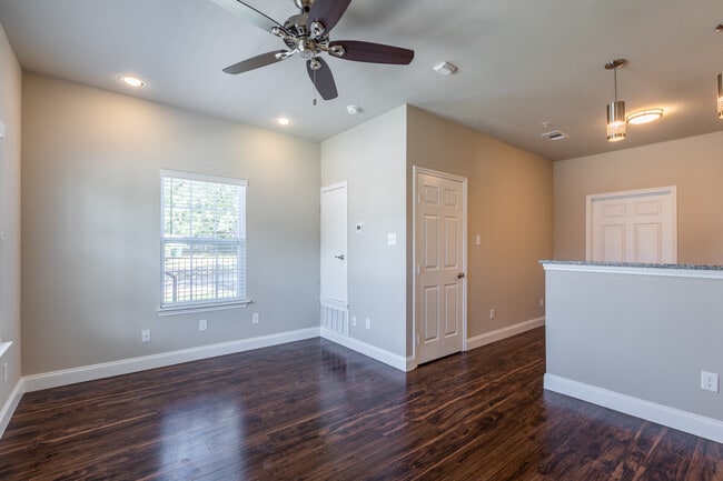 Photo - 13Underwood Apartments