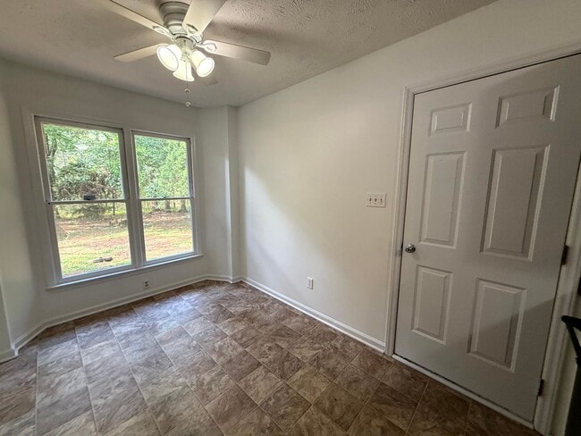 Photo - 5481 Landview Pl