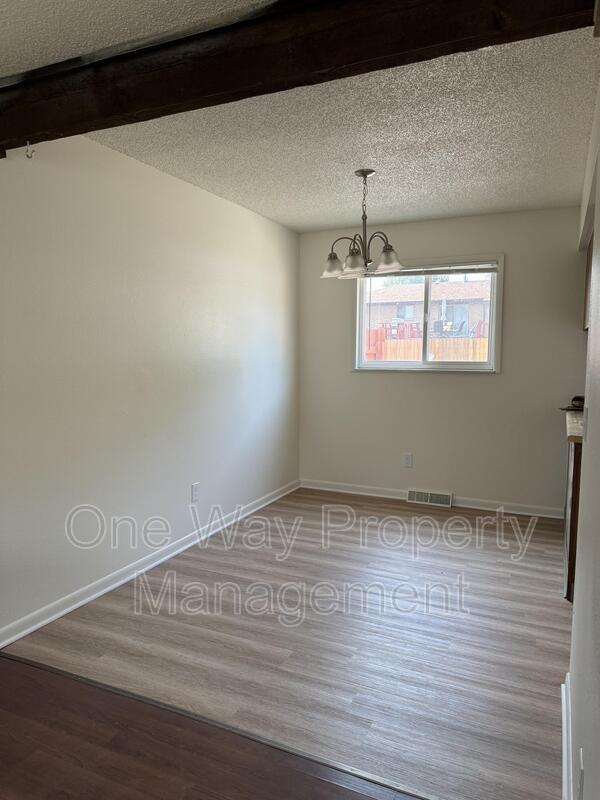 Photo - 2423 W 27th St