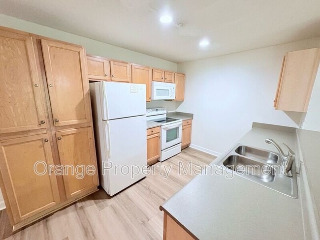 Photo - 201 Harts Cove Way