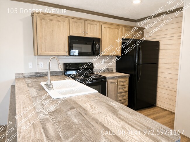 105 Robert Ave