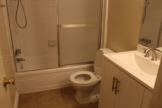Photo - 5913 Nogal Ave Unit C