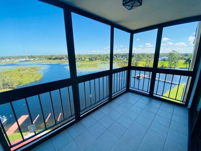 117 Country Club Dr Unit 702
