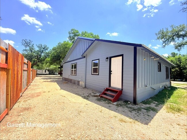 Photo - 505 W Ave C