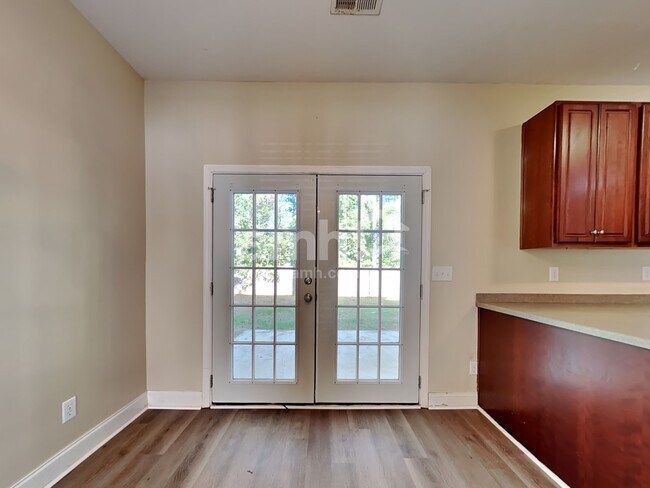 Photo - 419 Norwood Ct