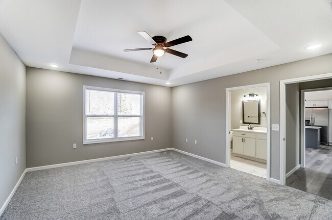 Photo - 664 Hollar Dr