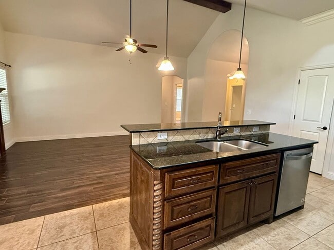 Photo - Beautiful 4 Bed, 2 Bath, 3 Car Home in Edm...