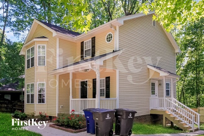 Photo - 944 Highland Glen Rd