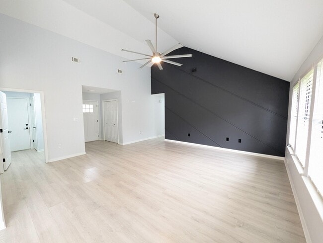Photo - 1837 Sunrise Dr