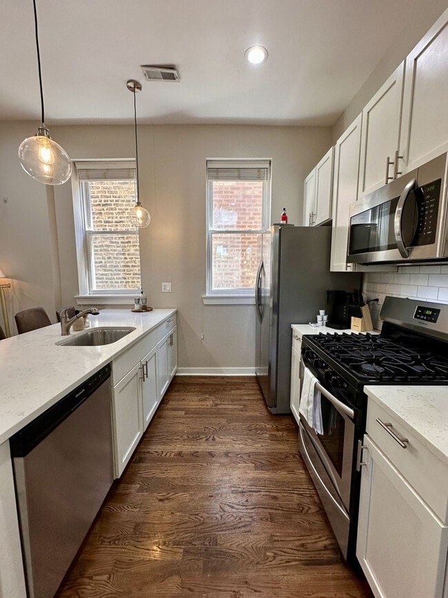 Photo - 736 N Throop St Unit ID1379052P