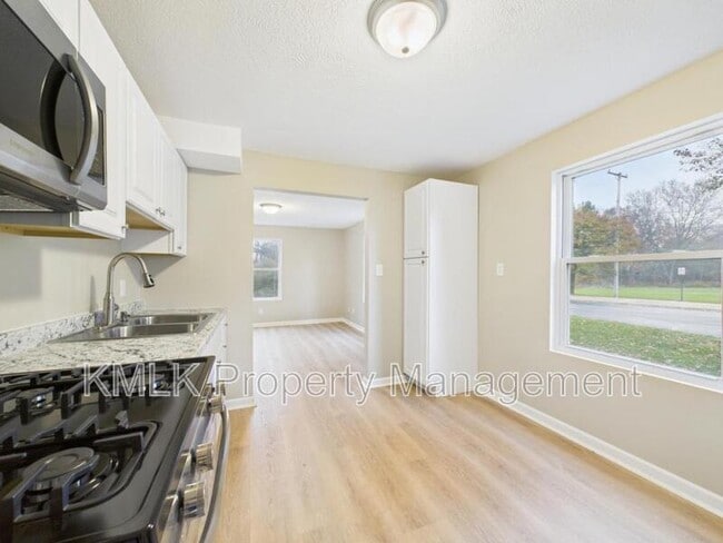 Photo - 9042 Maple Grove Rd