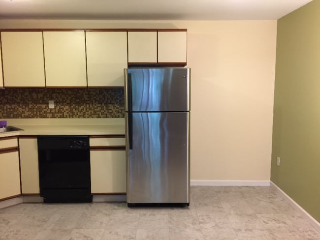 Photo - 102 Oakwood Ave