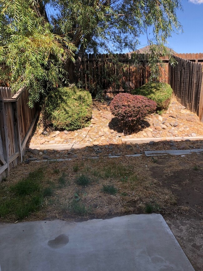 Photo - 410 Valley Cir