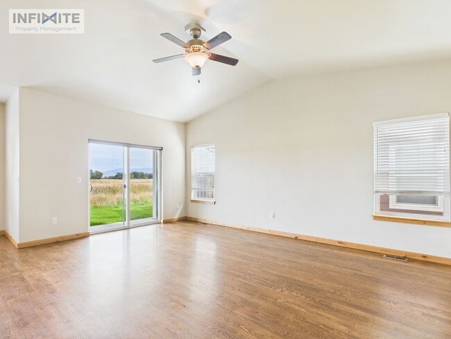 Building Photo - 3 Bedroom with Attached Garage Rental