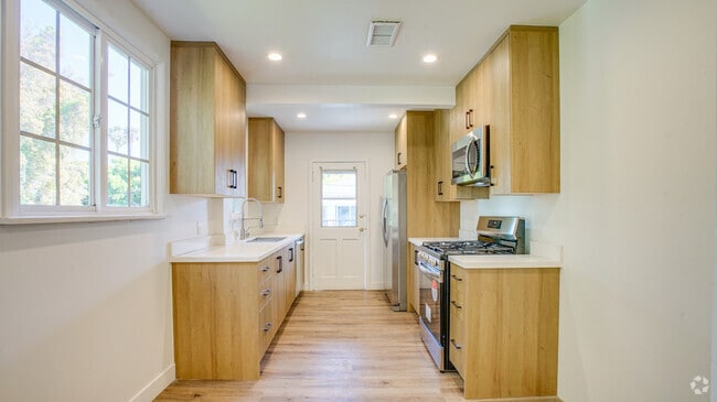 Building Photo - 6114 Saturn St Unit 6114 Rental