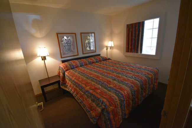 Manor Suites