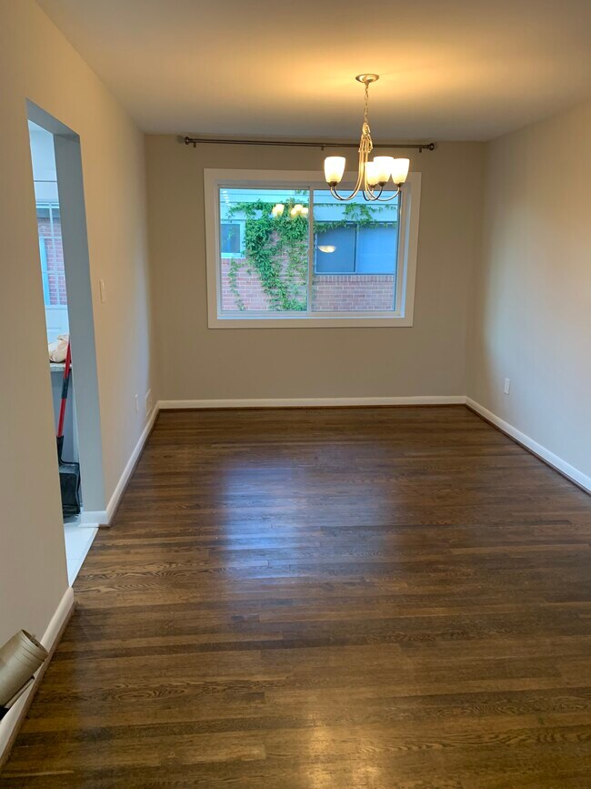 Photo - 10031 Renfrew Rd