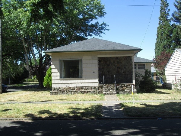 Building Photo - 2Bd/1Ba Single Story House w/ Basement - A...