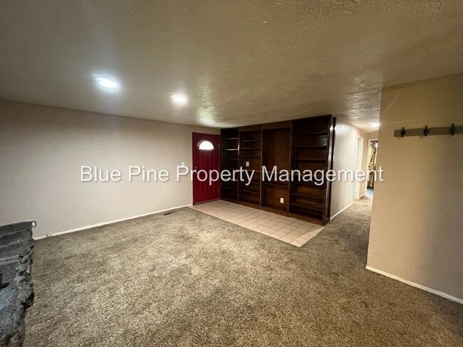 Photo - 1080 Halsey St
